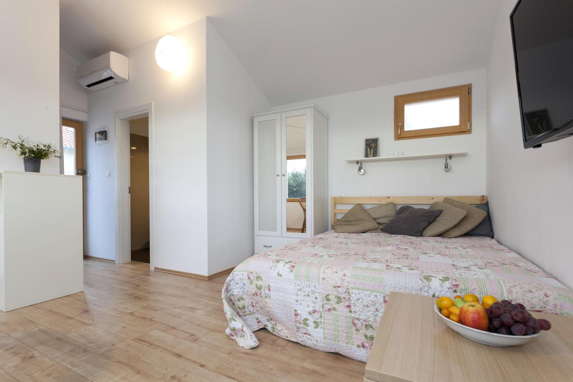 Studio Sea View Borik 로비니 외부 사진